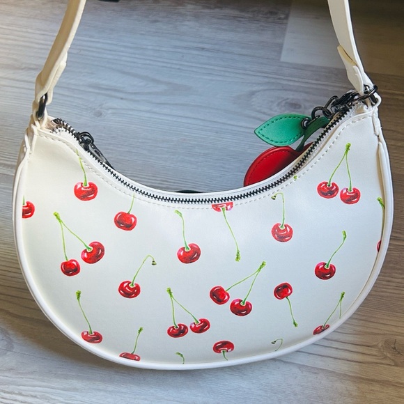 🍒 Betsey Johnson Cherry Crescent Shoulder Bag With Cherry Charm NWT - Picture 4 of 14
